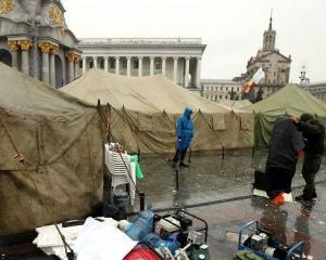 На Майдані залишилось менше сотні людей