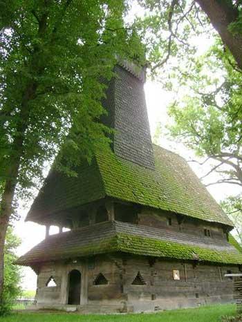 Україна втрачає дерев'яні церкви: 2,5 тисячі пам'яток у катастрофічному стані (ВІДЕО)