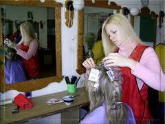 Дітям до 18-ти у Закарпатському центрі зайнятості пропонують йти у перукарі чи столярі