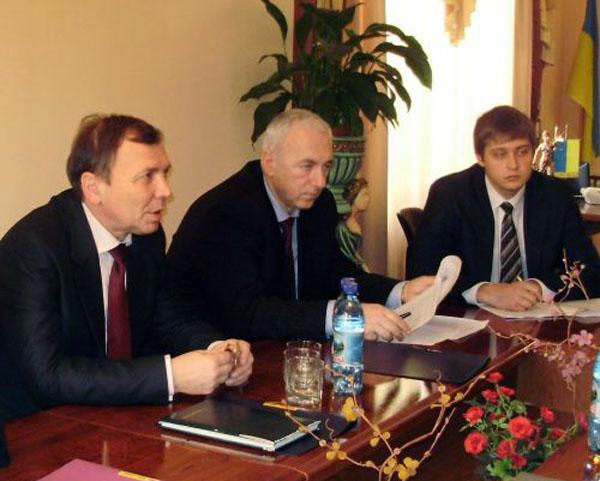 Віктор Погорєлов, Іван Штефанюк і Мирослав Пацкан на нараді в прокуратурі 