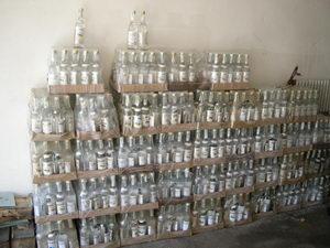 На Закарпатті затримали донецьке авто з 24 тисячами пляшок "лівої" горілки