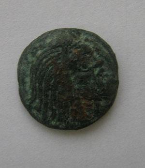 У поштовому відправленні чопські митники знайшли старовинну монету та військові нагороди 