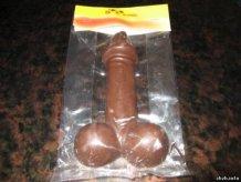 На Житомирщині на 8 березня жінкам подарують шоколадні пеніси 