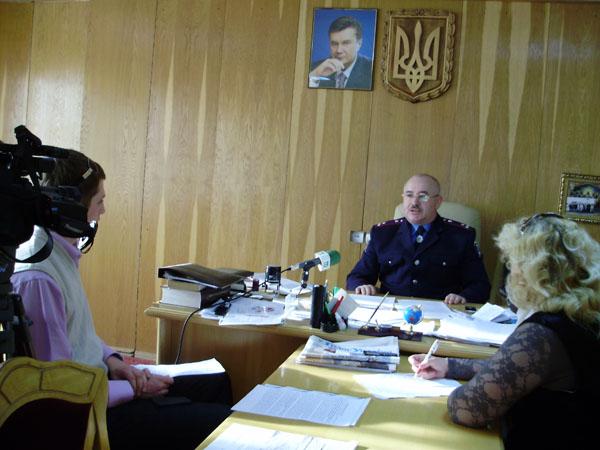 Мешканці Ужгорода добровільно здали міліції 30 одиниць зброї (ФОТО)
