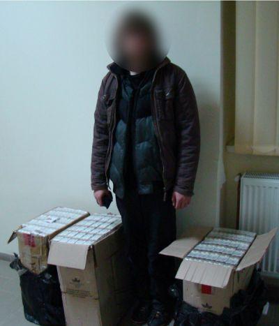 Румунські прикордонники заарештували двох закарпатців-контрабандистів з сигаретами (ФОТО)