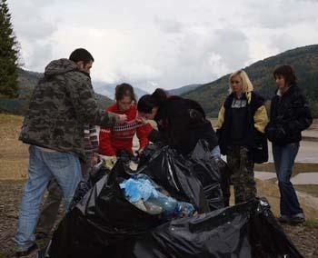10 квітня на Закарпатті стартує акція “Довкілля без сміття” 