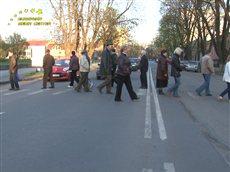 В Ужгороді на знак протесту проти будівництва люди перекрили вулицю (ВІДЕО)