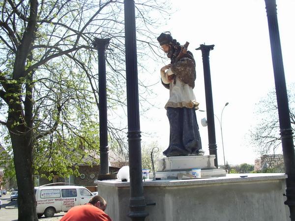 В Ужгороді завершується робота над пам’ятником Св. Яну Непомуцькому (ФОТО) (ВІДЕО)