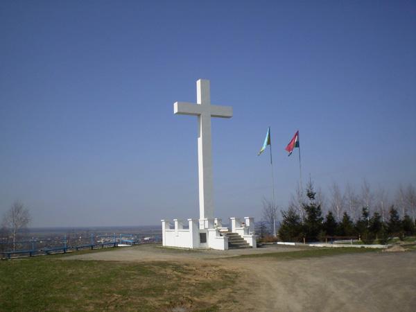 Хрест на Святій горі – новітній символ старовинного Берегова (ФОТО)