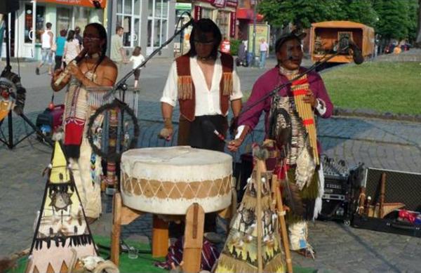 У Мукачеві гастролюють індіанці з Болівії (ФОТО) (ВІДЕО)