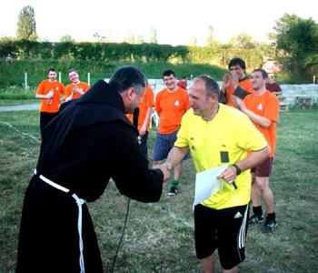 В Ужгороді монахи «бавили м’яча» з мирянами (ФОТО)
