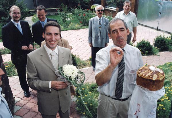 За 26 років закарпатський тамада «відіграв» майже 750 весіль