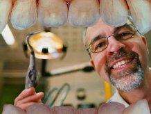 Кабмін скасував ПДВ на стоматологічні матеріали