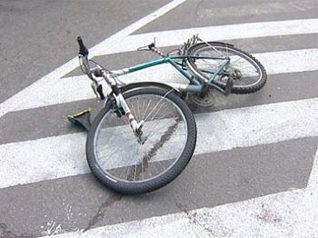 На Закарпатті авто збили велосипедистів - школяра та пенсіонера
