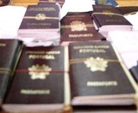 Угорці з Закарпаття отримують угорські паспорти, але до Угорщини не не виїжджають