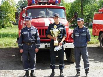 На Закарпатті відбулися змагання зі швидкісного маневрування на пожежних автомобілях