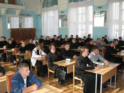 Викладачів і студентів УУБА навчали українському красномовству (ФОТО)