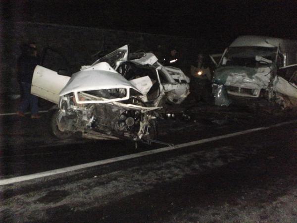 На Закарпатті в лобовому зіткненні автомобілів загинули обидва водії (ФОТО)