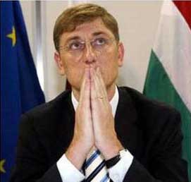 Прем'єр-міністр Угорщини Ференц Дюрчань йде у відставку