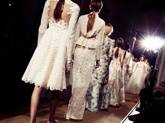 Весільні сукні 2012 — огляд модних тенденцій від ужгородських весільних салонів (ФОТО)