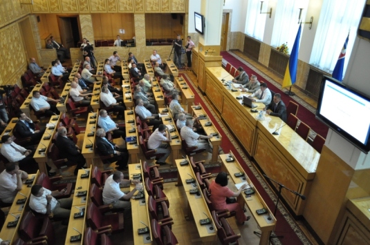 Закарпатська облрада на сесії розподілила 24 млн бюджету (ФОТО)