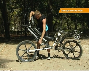 Закарпатський винахідник створив велосипед-трансформер зі 105 швидкостями (ВІДЕО)