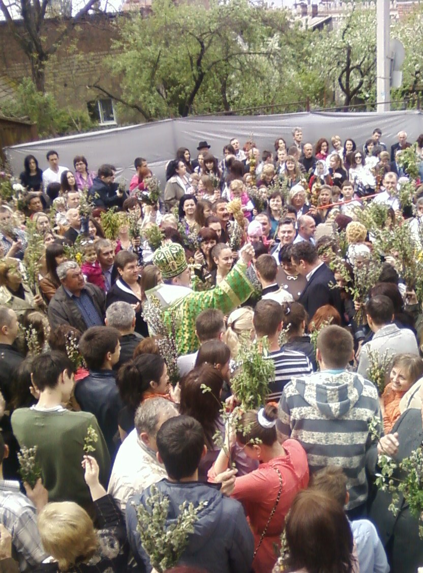 В Ужгороді освячували гілочки верби (ФОТО)
