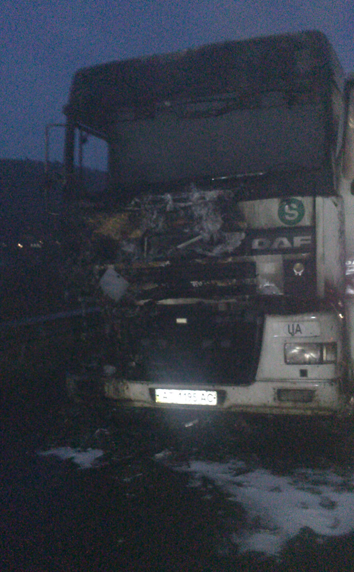 Вантажівка на Воловеччині загорілася через замикання електропроводки (ФОТО)