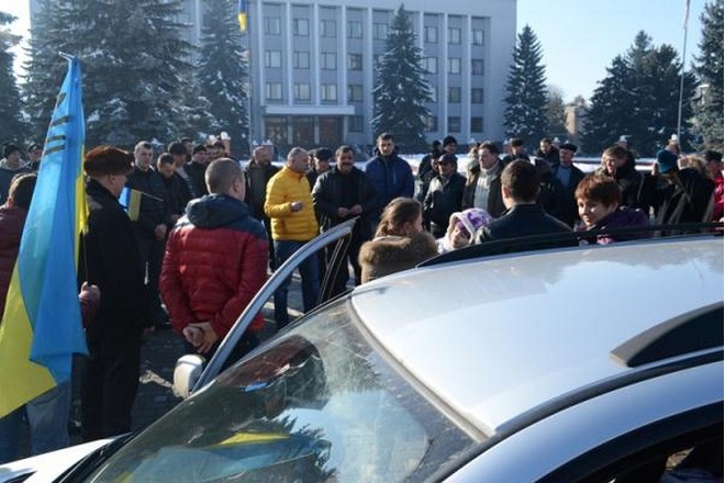 У Тячеві відбувся автопробіг на підтримку Майдану (ФОТО)