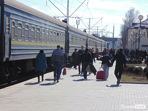 На Закарпаття переїхали 8 родин біженців з Криму