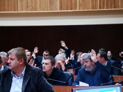 В Ужгороді депутати «мінімально» підтримали протест прокурора щодо незаконного «рекламного» рішення виконкому часів Погорєлова