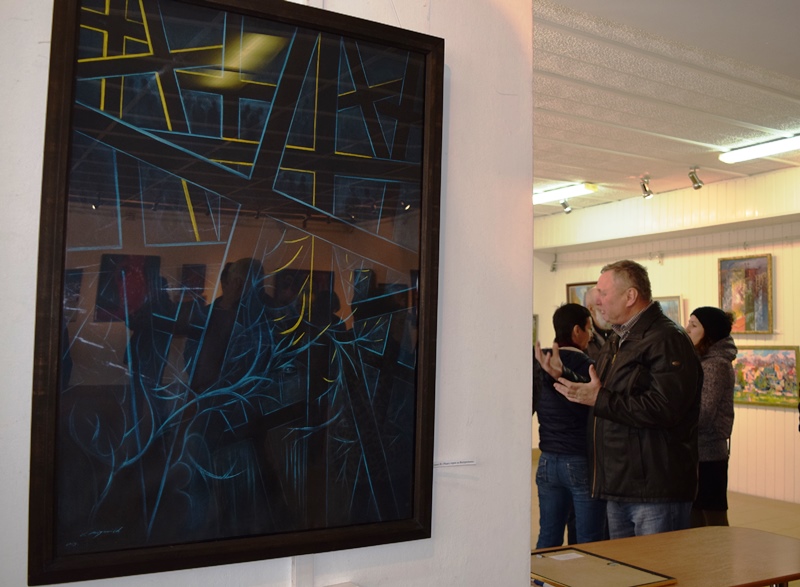 В Ужгороді на художній виставці можна придбати "весняно-великодній" настрій від закарпатських митців (ФОТО)