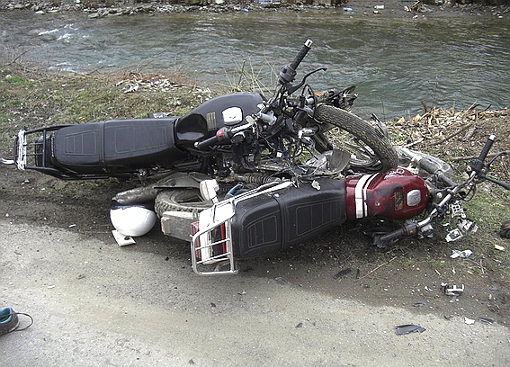 Внаслідок зіткнення двох мотоциклів на Рахівщині загинув 16-річний водій, другий учасник ДТП – в реанімації (ФОТО)