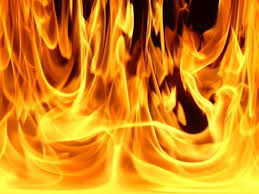 На Хустщині під час пожежі у будинку чоловік отримав опіки, рятуючи документи від вогню (РОЗШИРЕНО)