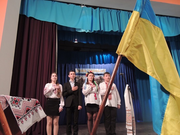 Берегівська українська гімназія відзначила своє 20-річчя концертом (ФОТО)