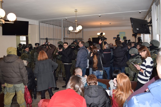 Василинюка "Цвіха" доставили до зали суду в Ужгороді. Розпочався розгляд апеляції (ФОТО)