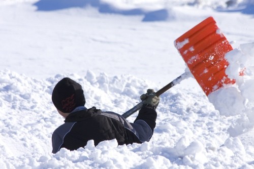 В Ужгороді поки попереджають, а надалі і штрафуватимуть за неприбраний сніг