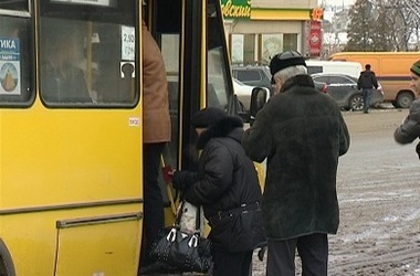 Рішення про підвищення до 4 грн тарифів на проїзд в ужгородських маршрутках вступить в дію вже з 15 березня