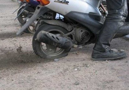У Дулові та сусідніх селах на Тячівщині за добу викрали 4 скутери та мотоцикл