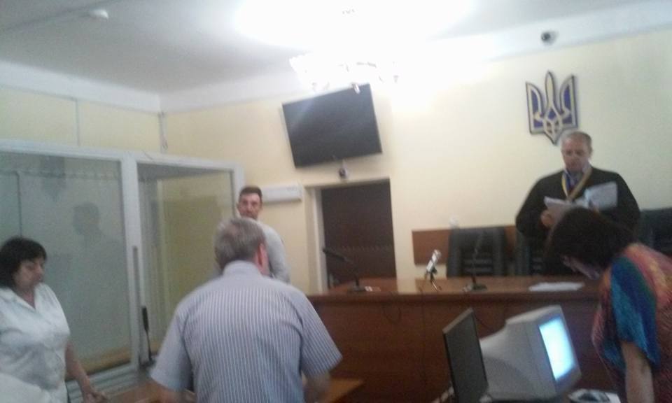 Суд в Ужгороді скасував "волонтерський" штраф у 104 тис грн за ліки для АТО, а матеріали справи скерував керівництву митниці
