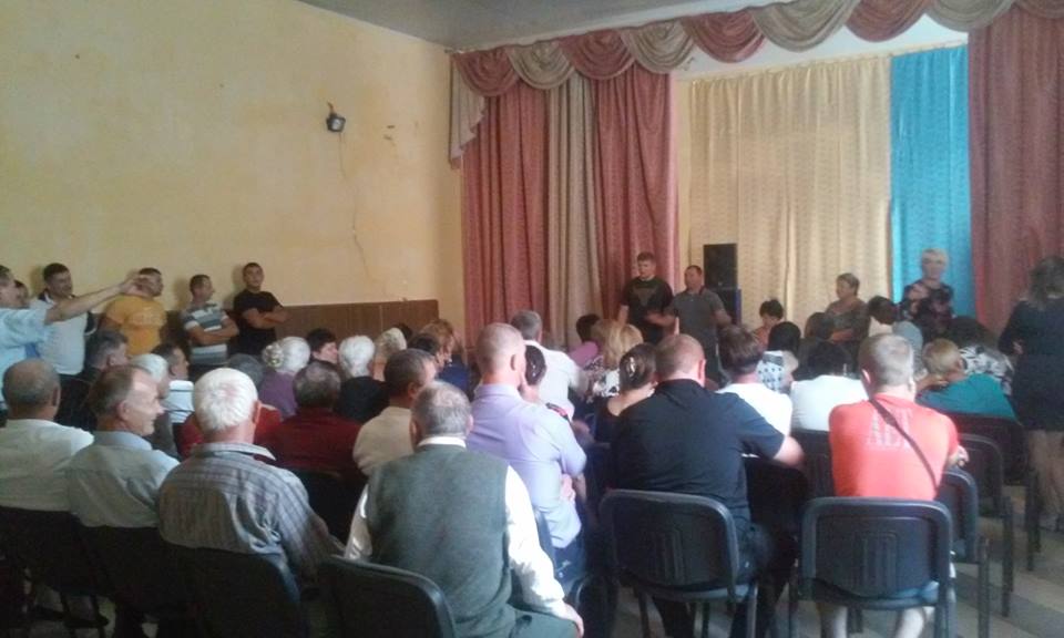 На громадських слуханнях в Березові на Хустщині висловилися проти будівництва міні-ГЕС (ФОТО)