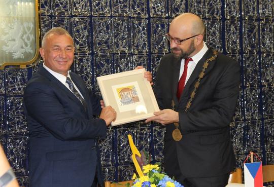 Хуст і Ждяр-над-Сазавою офіційно стали містами-побратимами (ФОТО)