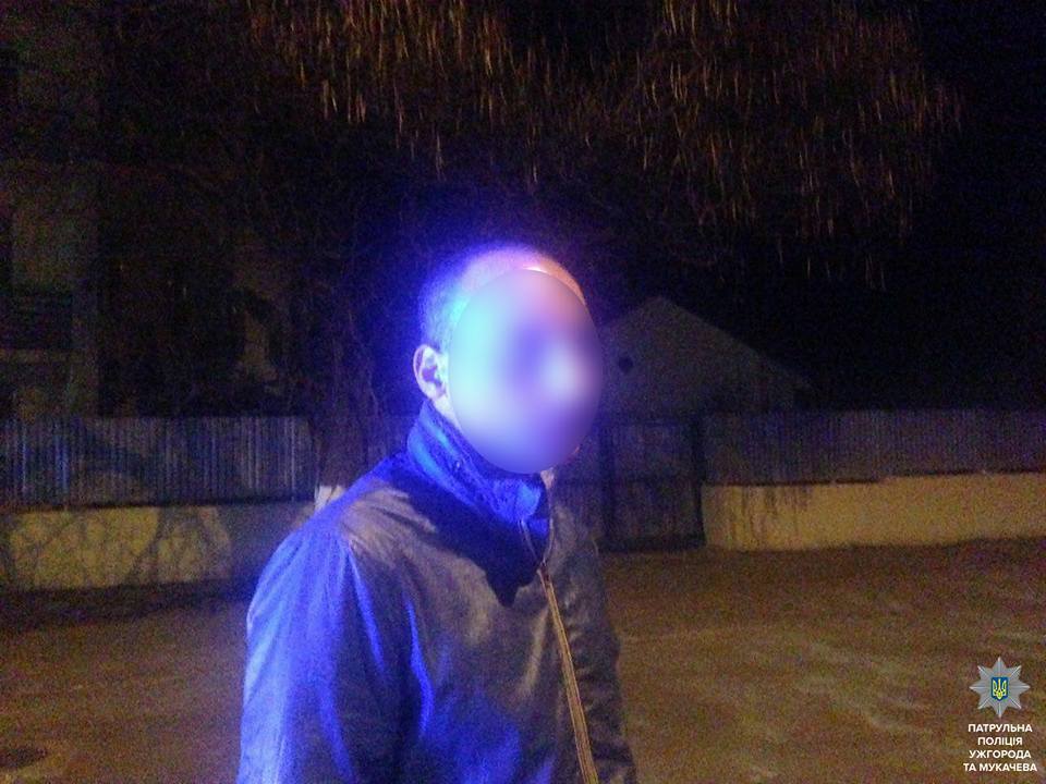 В Ужгороді затримали "наркотично сп'янілого" водія з марихуаною і підробленими документами на авто (ФОТО)