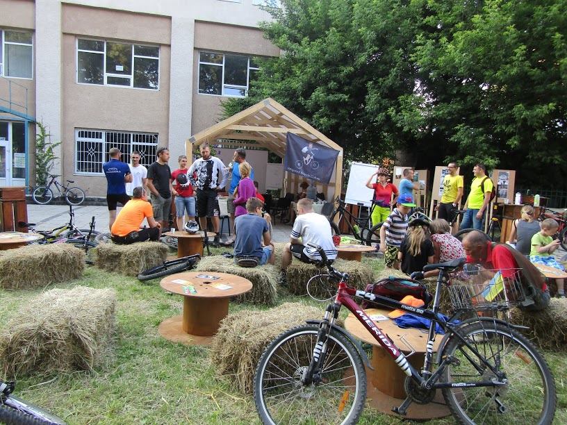 Велосипедисти з Uzhgorod Bicycle Culture пропагували в Ужгороді велорух (ФОТО) 