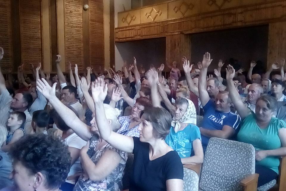 Громада Біловарців на Тячівщині на зборах одноголосно проголосувала проти спорудження міні-ГЕС (ФОТО, ВІДЕО)