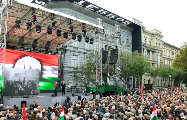Ректор угорського інституту в Берегові у Будапешті заявила, що угорців в Україні утискають фашистськими методами (ВІДЕО)