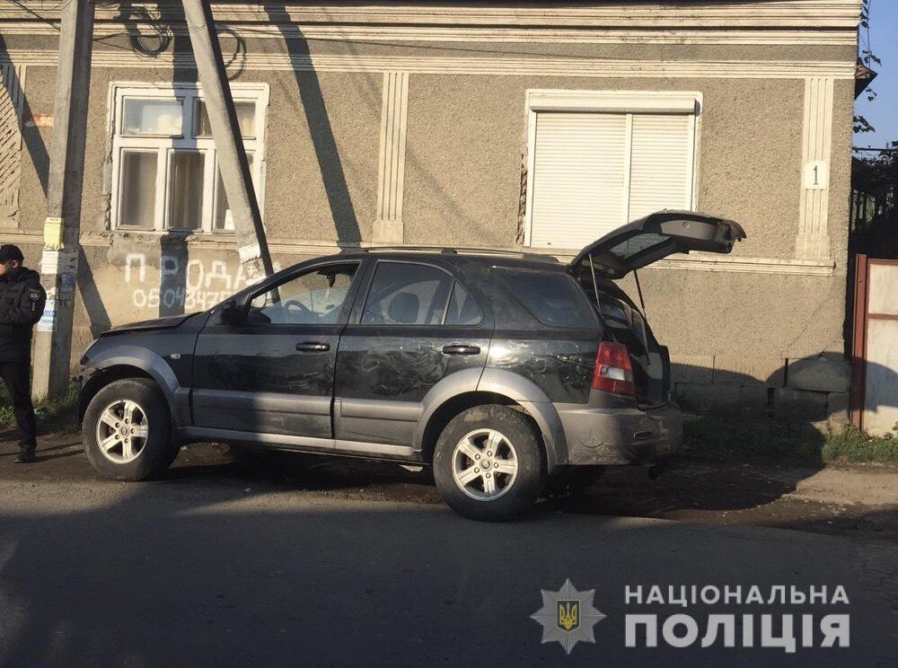 У Бедевлі на Тячівщині 19-річний юнак викрав із території автомайстерні позашляховик і розбив його в ДТП (ФОТО) 