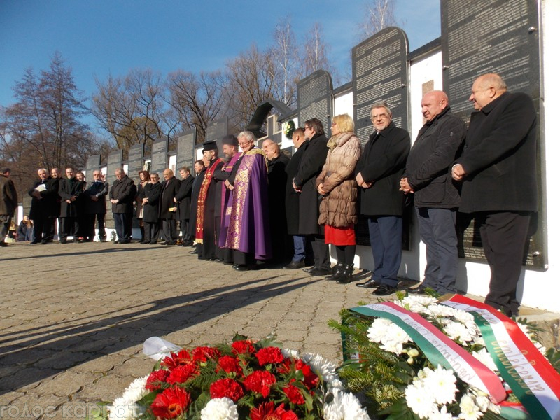 На вшануванні жертв репресій в Сваляві нардеп від БПП і угорські посадовці говорили про "погану" Україну, залякування активістів та обмеження угорців у правах та свободах (ФОТО)