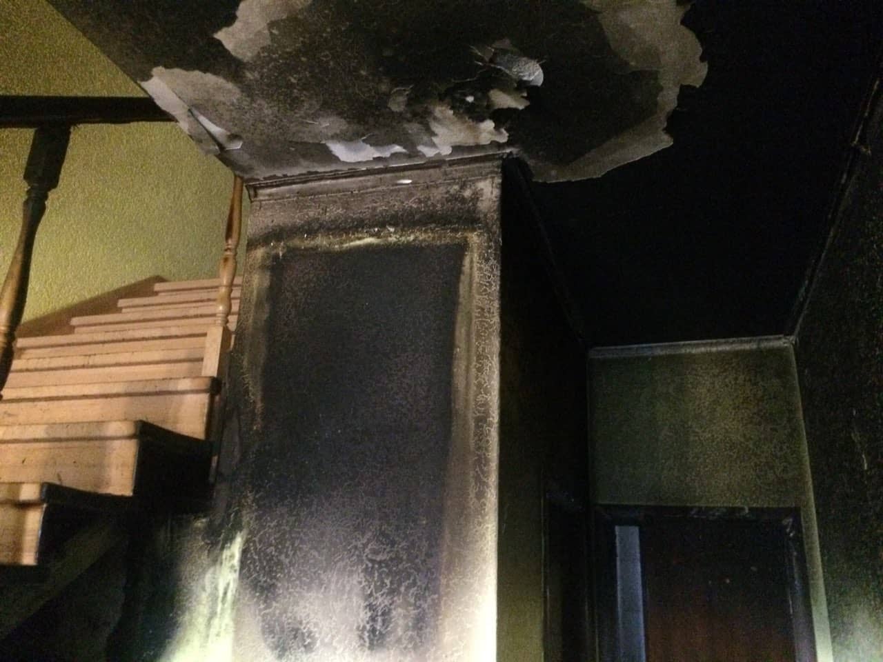 Через пічне опалення у Мукачівському районі ледь не згоріли два житлові будинки (ФОТО)