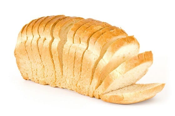 На Закарпатті за рік на середню зарплату можна купити на 43 кг білого хліба менше, ніж торік